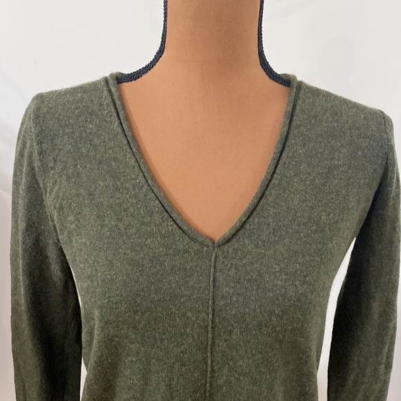 J Crew Factory olive green plush wool blend center rib v-neck sweater size XS - Picture 5 of 13